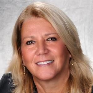 Meet your Posher, Debi